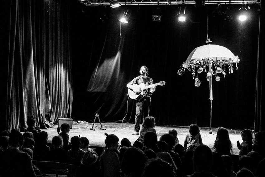 Fais voir le son : spectacles contes et musiques par Laurent Azuelos